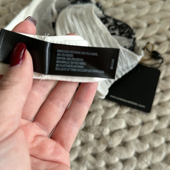 Victoria Secret Designer Collection Bra size 34B - Picture 6 of 6